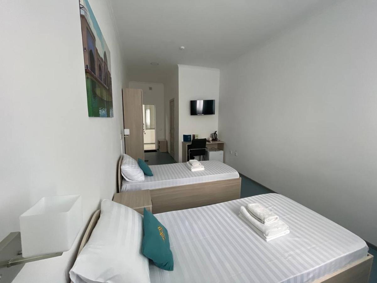 Apec Hotel Atyraū Extérieur photo